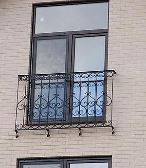 Балконы и балконные ограждения из черного металла